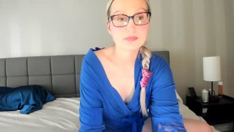 Snapshot of aprilaudrey_ chatting on July 7, 8:24 pm Audrey Im usually online every single day except sundays from and 20 pm uk time online show from July 7, 8:24 pm