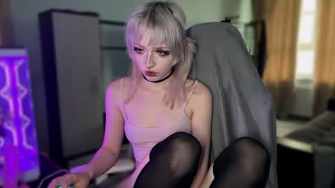 april online show from July 10, 5:15 pm