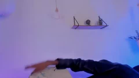 aprillebony319262 online show from April 10, 3:12 am