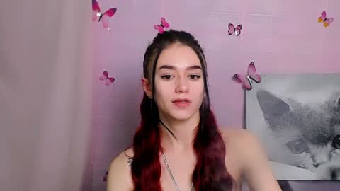 Snapshot of aprillswift_ chatting on December 16, 12:15 am Aprill online show from December 16, 12:15 am