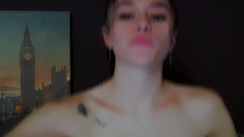 Snapshot of aprillswift_ chatting on January 20, 3:50 pm Aprill online show from January 20, 3:50 pm