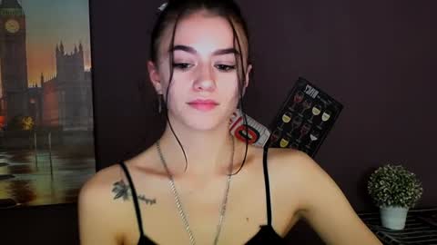 Snapshot of aprillswift_ chatting on January 21, 5:30 pm Aprill online show from January 21, 5:30 pm