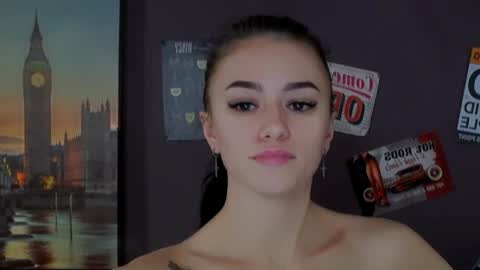 Snapshot of aprillswift_ chatting on February 6, 3:31 pm Aprill online show from February 6, 3:31 pm