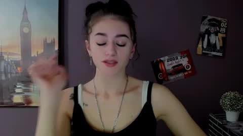 Snapshot of aprillswift_ chatting on February 12, 2:43 pm Aprill online show from February 12, 2:43 pm