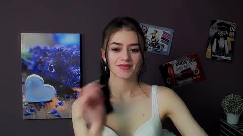 Snapshot of aprillswift_ chatting on February 20, 11:42 am Aprill online show from February 20, 11:42 am