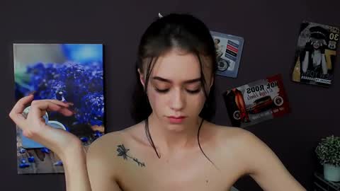 Snapshot of aprillswift_ chatting on February 20, 2:46 pm Aprill online show from February 20, 2:46 pm