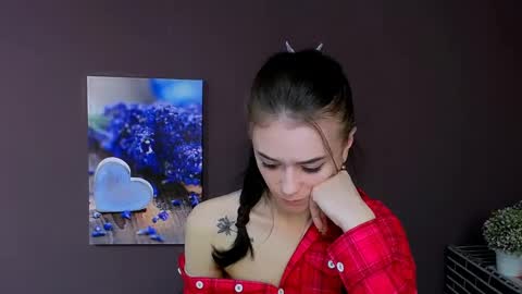 Snapshot of aprillswift_ chatting on March 7, 6:11 pm Aprill online show from March 7, 6:11 pm