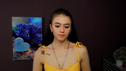 Snapshot of aprillswift_ chatting on March 10, 11:21 am Aprill online show from March 10, 11:21 am