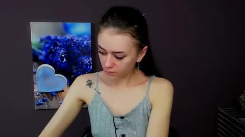 Snapshot of aprillswift_ chatting on March 12, 12:57 pm Aprill online show from March 12, 12:57 pm