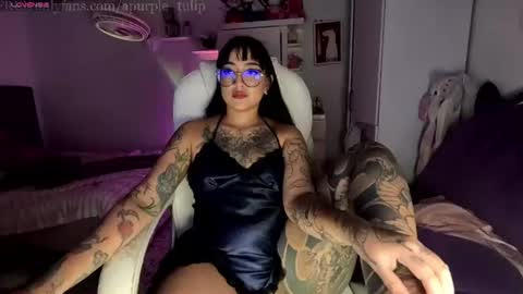 Snapshot of apurple_tulip chatting on July 9, 6:23 pm online show from July 9, 6:23 pm