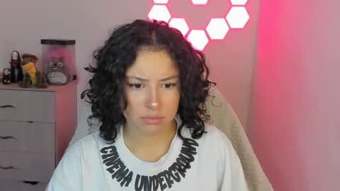 Snapshot of aqua_emilly chatting on November 5, 11:05 pm aqua emilly online show from November 5, 11:05 pm