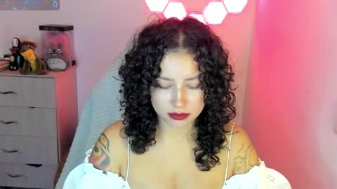 Snapshot of aqua_emilly chatting on November 11, 12:32 am aqua emilly online show from November 11, 12:32 am