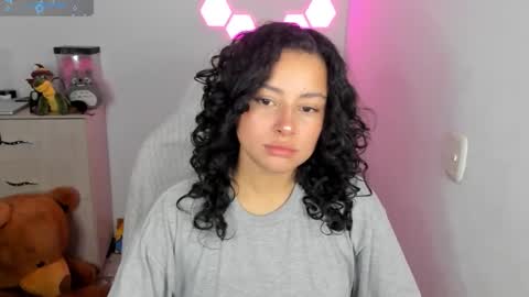 Snapshot of aqua_emilly chatting on December 2, 11:23 pm aqua emilly online show from December 2, 11:23 pm