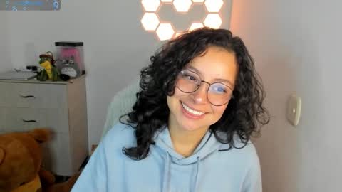 Snapshot of aqua_emilly chatting on December 22, 11:13 pm aqua emilly online show from December 22, 11:13 pm