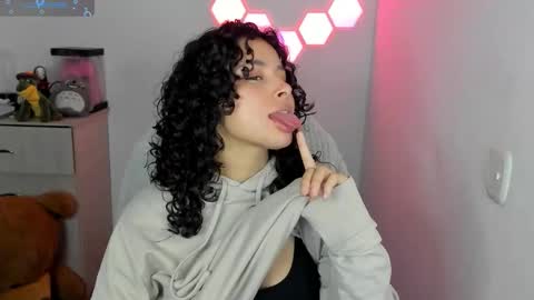 Snapshot of aqua_emilly chatting on January 9, 10:22 pm aqua emilly online show from January 9, 10:22 pm