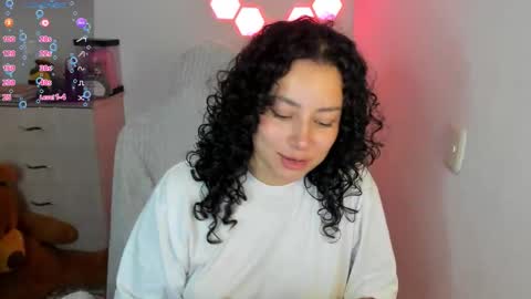 Snapshot of aqua_emilly chatting on February 12, 11:22 pm aqua emilly online show from February 12, 11:22 pm