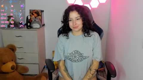 Snapshot of aqua_emilly chatting on February 26, 12:09 am aqua emilly online show from February 26, 12:09 am