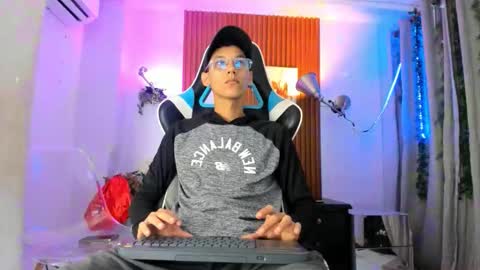 aquarius_xxx online show from October 17, 11:24 am