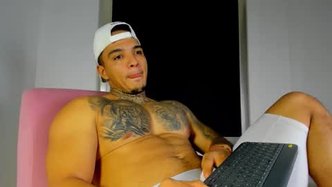 AquilesElpapi online show from October 9, 2:31 am