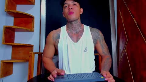 AquilesElpapi online show from April 9, 6:30 am