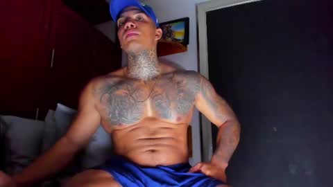 Snapshot of aquiles_elpapi chatting on July 28, 2:13 pm AquilesElpapi online show from July 28, 2:13 pm