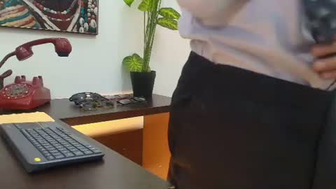 aquilestaylor online show from July 14, 12:44 pm