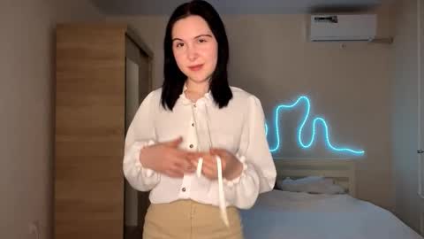 Emi online show from March 15, 4:13 pm