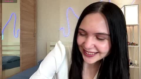 Emi online show from August 2, 8:24 am