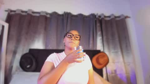 Snapshot of aranxacrawford chatting on May 23, 9:41 pm aranxacrawford online show from May 23, 9:41 pm