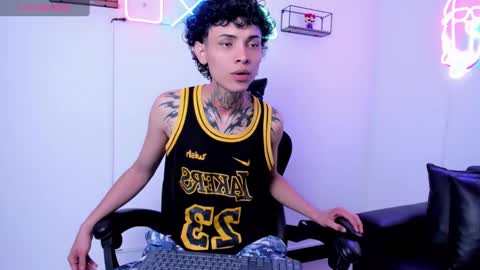 Snapshot of arceluuz chatting on February 8, 7:16 pm Arceluz online show from February 8, 7:16 pm