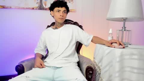 Snapshot of arceluuz chatting on March 12, 8:10 pm Arceluz online show from March 12, 8:10 pm