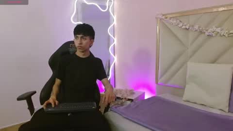 Snapshot of aress_tay chatting on May 21, 3:13 am aress_tay online show from May 21, 3:13 am