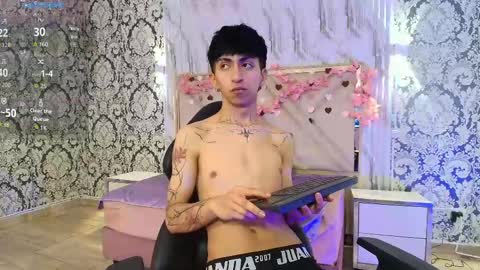 Snapshot of aress_tay chatting on May 22, 4:52 am aress_tay online show from May 22, 4:52 am