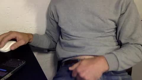 areyouasboredasme14 online show from June 16, 2:19 pm