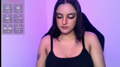 Snapshot of ari_20_ chatting on November 16, 9:09 pm Bella online show from November 16, 9:09 pm