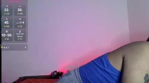 Snapshot of ari_20_ chatting on December 19, 3:24 am Bella online show from December 19, 3:24 am