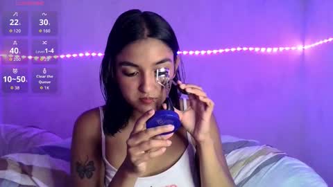 Snapshot of ari_20_ chatting on March 14, 1:49 pm Bella online show from March 14, 1:49 pm