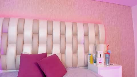 ari_lynn_ online show from February 13, 3:24 am