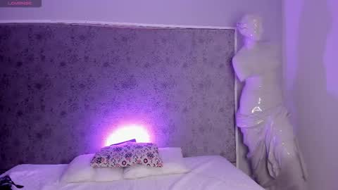 Snapshot of ari_sunshine chatting on September 24, 4:16 am Ari  online show from September 24, 4:16 am