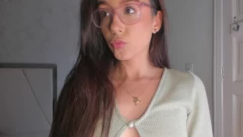 Ari Wilde online show from April 4, 1:19 pm