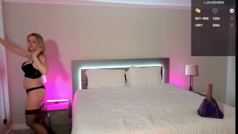 Aria B online show from November 17, 1:33 am