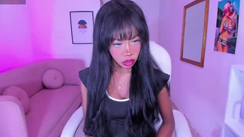 Snapshot of aria_brown_19 chatting on January 19, 4:57 pm    ARIA    online show from January 19, 4:57 pm