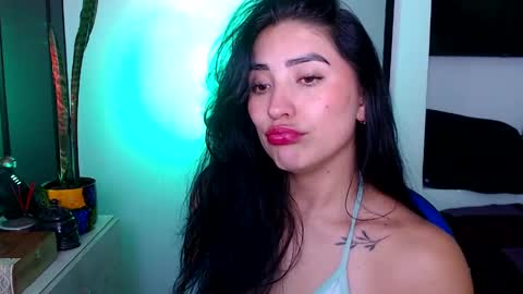 Snapshot of aria_castelli chatting on May 15, 4:08 am Aria Castelli online show from May 15, 4:08 am