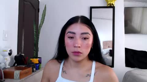 Snapshot of aria_castelli chatting on May 27, 2:25 pm Aria Castelli online show from May 27, 2:25 pm