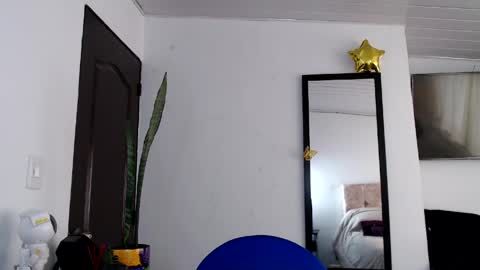 Snapshot of aria_castelli chatting on May 28, 2:25 pm Aria Castelli online show from May 28, 2:25 pm