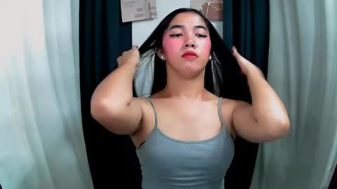 Snapshot of aria_fucks chatting on May 6, 1:03 am ARIA online show from May 6, 1:03 am