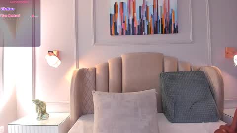 Snapshot of aria_greco chatting on February 28, 6:32 am Aria  online show from February 28, 6:32 am