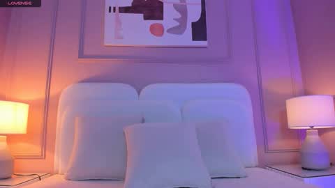 Aria  online show from February 4, 2:50 am