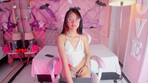 Snapshot of aria_joness_ chatting on October 27, 1:04 pm Aria Jones online show from October 27, 1:04 pm