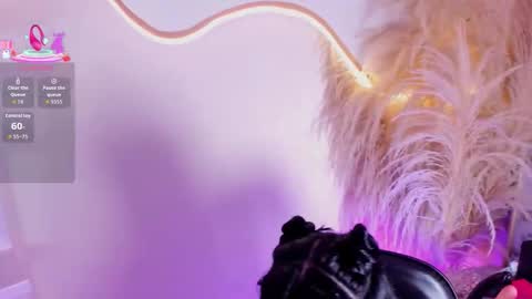 Snapshot of aria_joness_ chatting on January 6, 9:07 pm Aria Jones online show from January 6, 9:07 pm